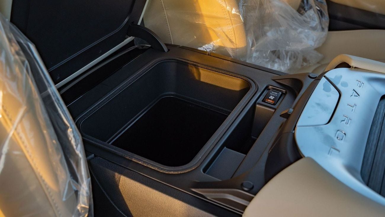 Nissan Patrol 2026 Nissan Patrol SE T2 3.8L AT Petrol (Gray-Beige)