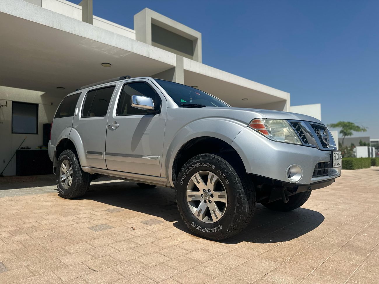 Nissan Pathfinder LE Full Option