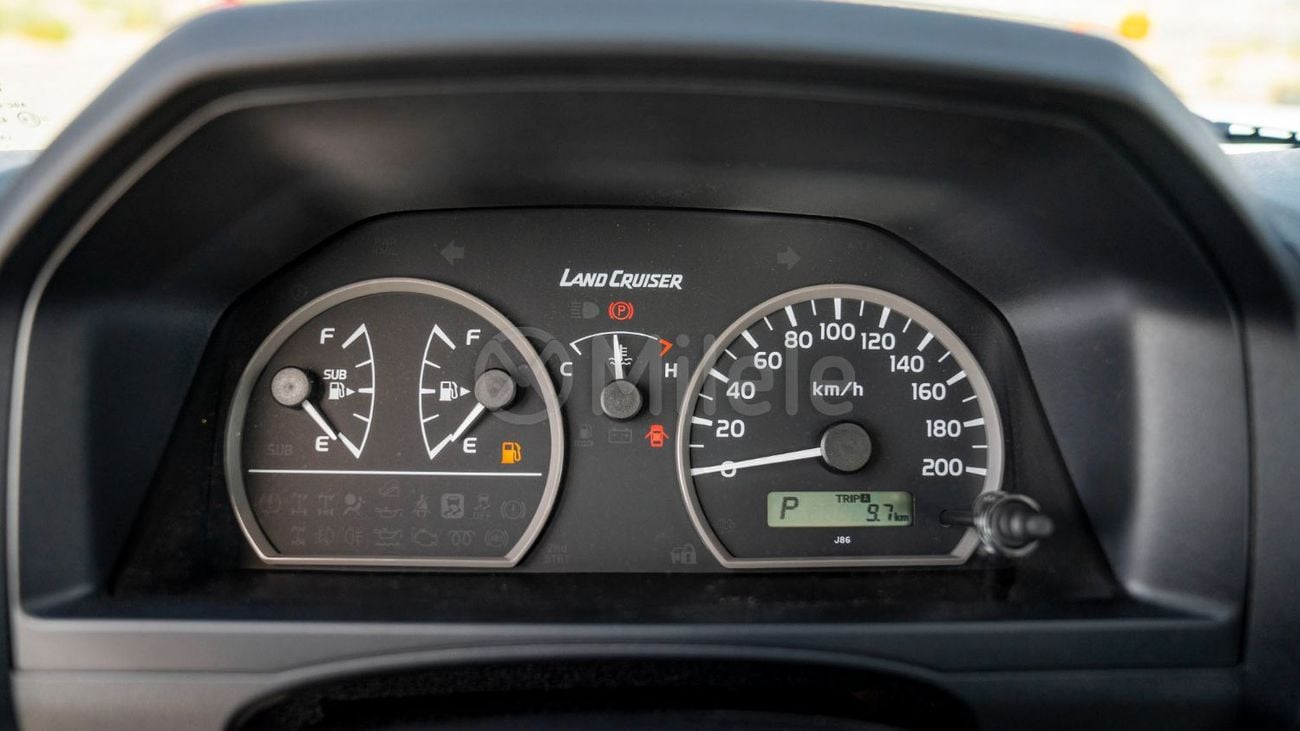 تويوتا Land Cruiser Pickup 70 LX