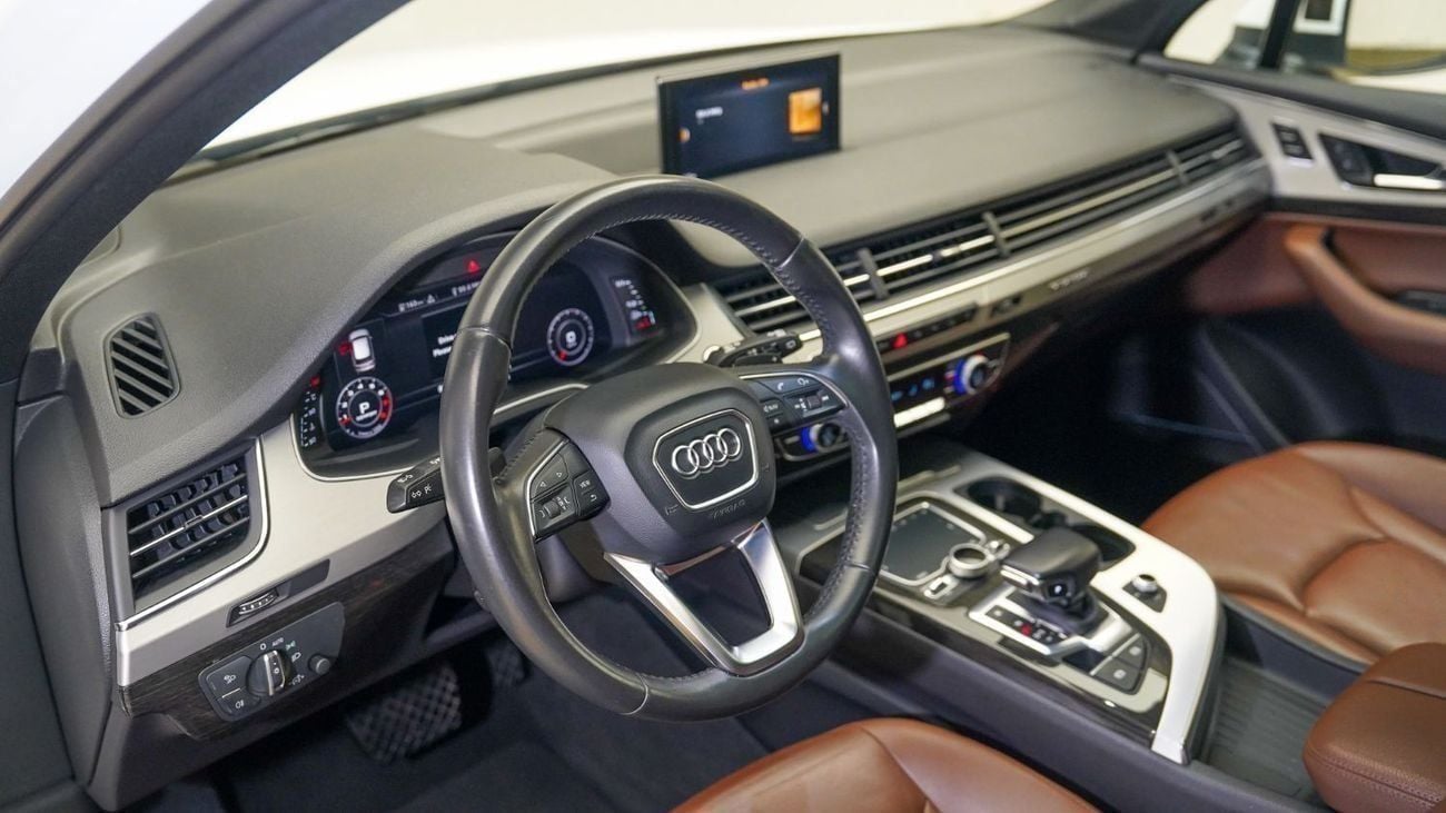 أودي Q7 45 TFSI quattro S-Line 3.0L Special Offer | AED 3,017 PM | Low KM, Up to 3 Years Warranty Service |