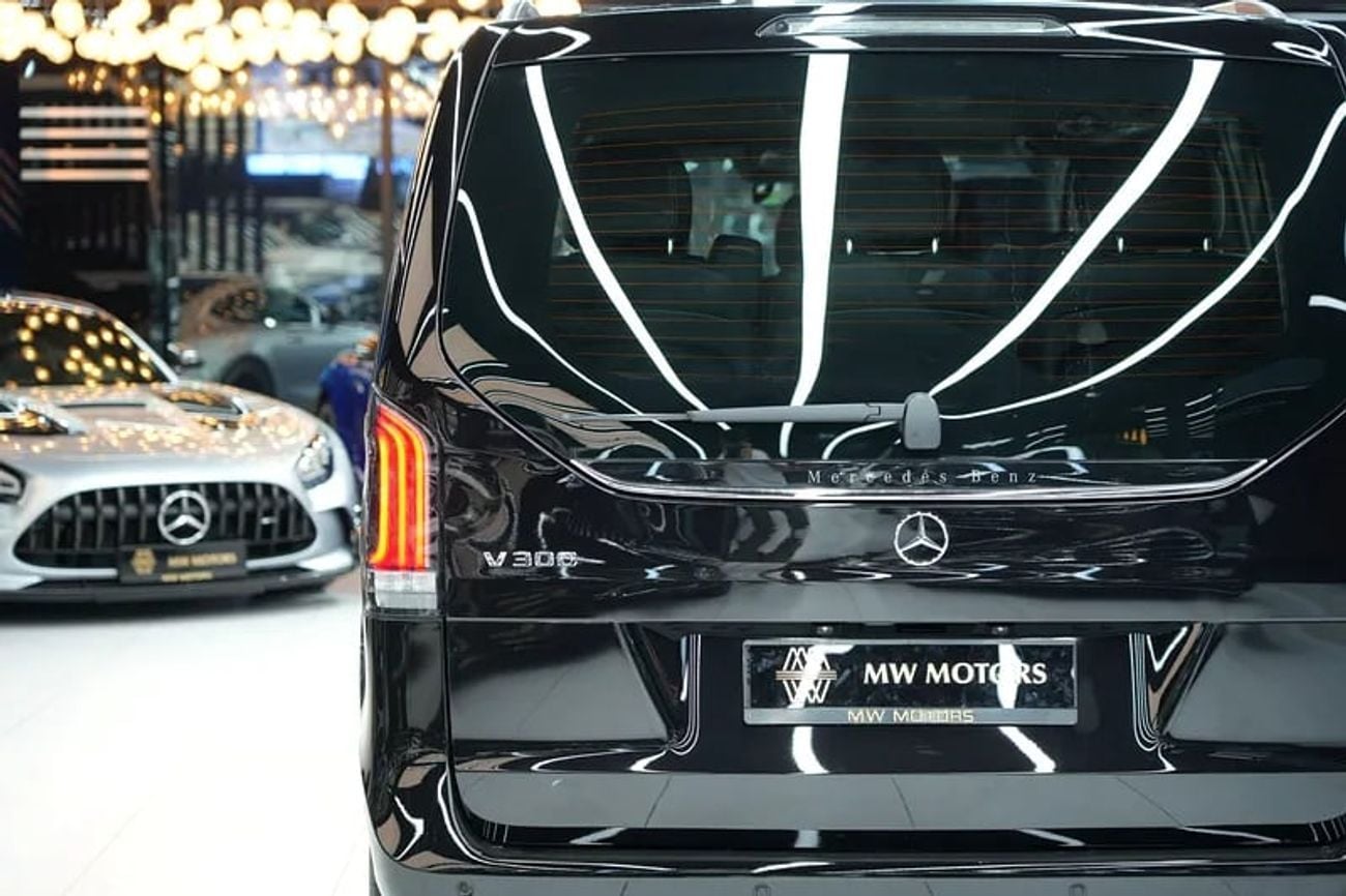 Mercedes Benz V300 V-LINE Mercede-Benz V 300 | GCC 0km | Agency Warranty | 360 View | 64 colors Ambeint Ligh