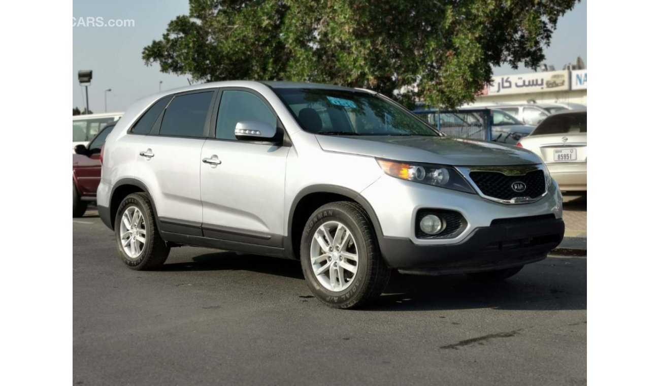 Kia Sorento LX, V4 / 2.4L / ECO MODE / LOW MILEAGE / 2WD (LOT # 82199)