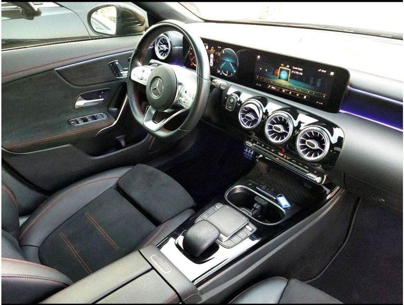 مرسيدس بنز CLA 250 Premium + 2.0L