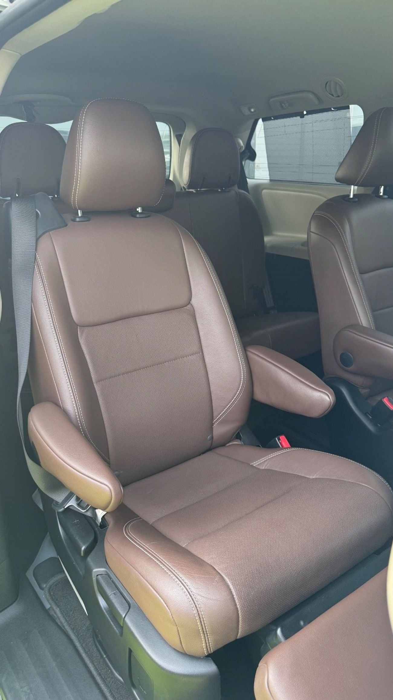 تويوتا سيينا Limited AWD