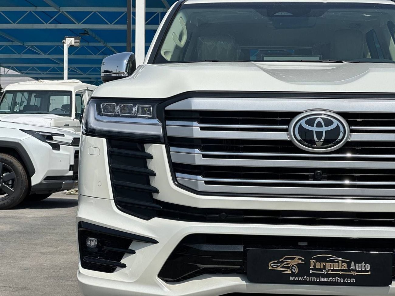 تويوتا لاند كروزر VXR 4.0 لتر PTR أوتوماتيك // 2026 // كاملة المواصفات مع رادار، كاميرا 360 درجة، ذاكرة، مقاعد مدفأة و