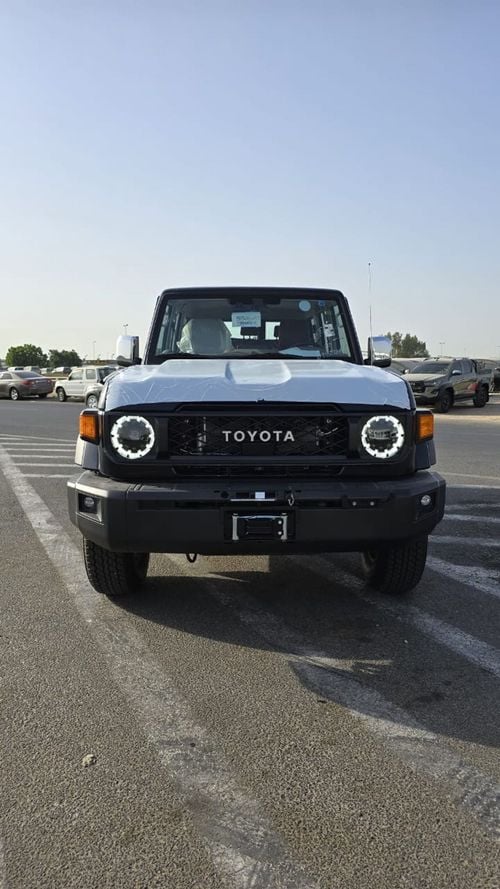 Toyota Land Cruiser 70 HT VXR 4.0L HARDTOP 5 DOORS