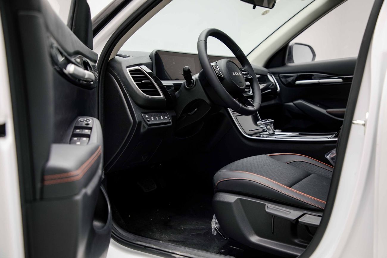 Kia Seltos Premium 1.5L - White & Black Inside Black | Export Only