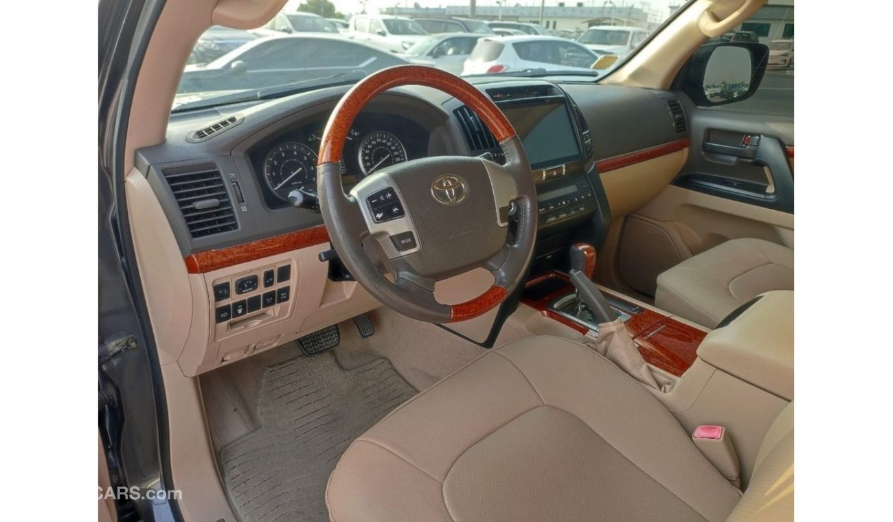 Toyota Land Cruiser VXR- JTMHU09J0C4058044- TOYOTA	LAND CRUISER  2012 -GCC-