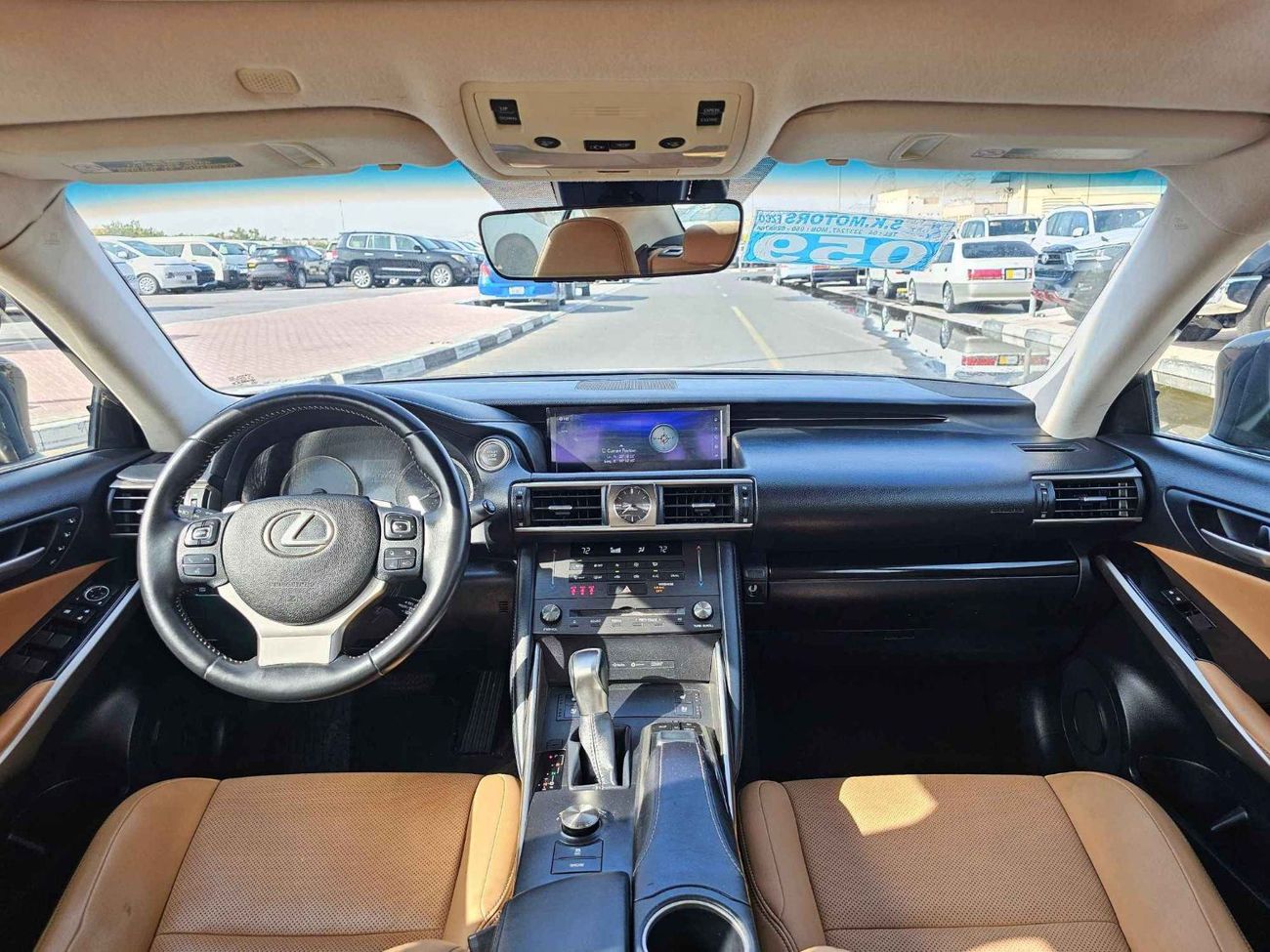 لكزس IS 300 / LOW MILEAGE/ V6 AWD/ LOT#36496