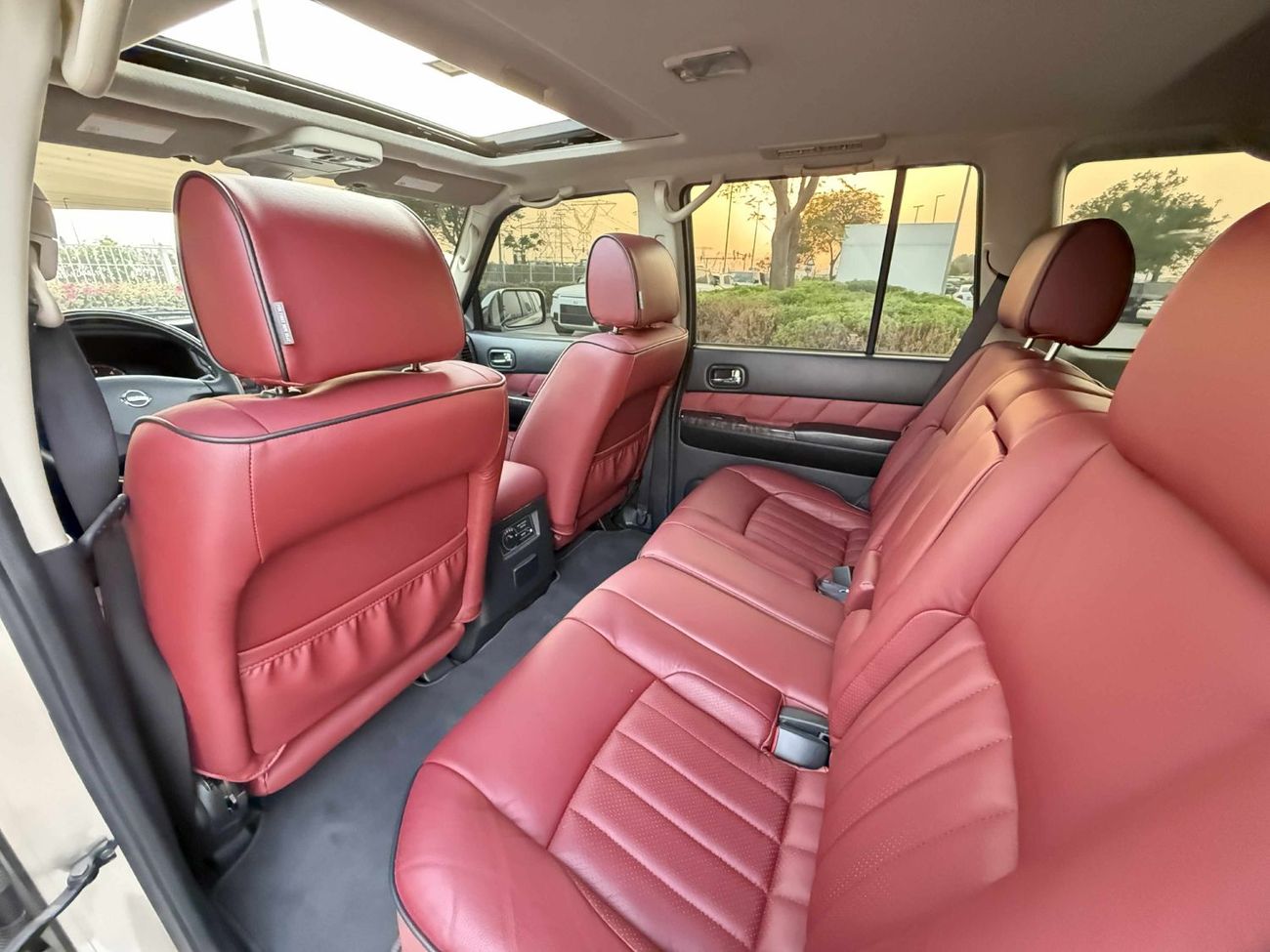 نيسان باترول سوبر سفاري GCC SPEC NEAT AND CLEAN LESS KILOMETER