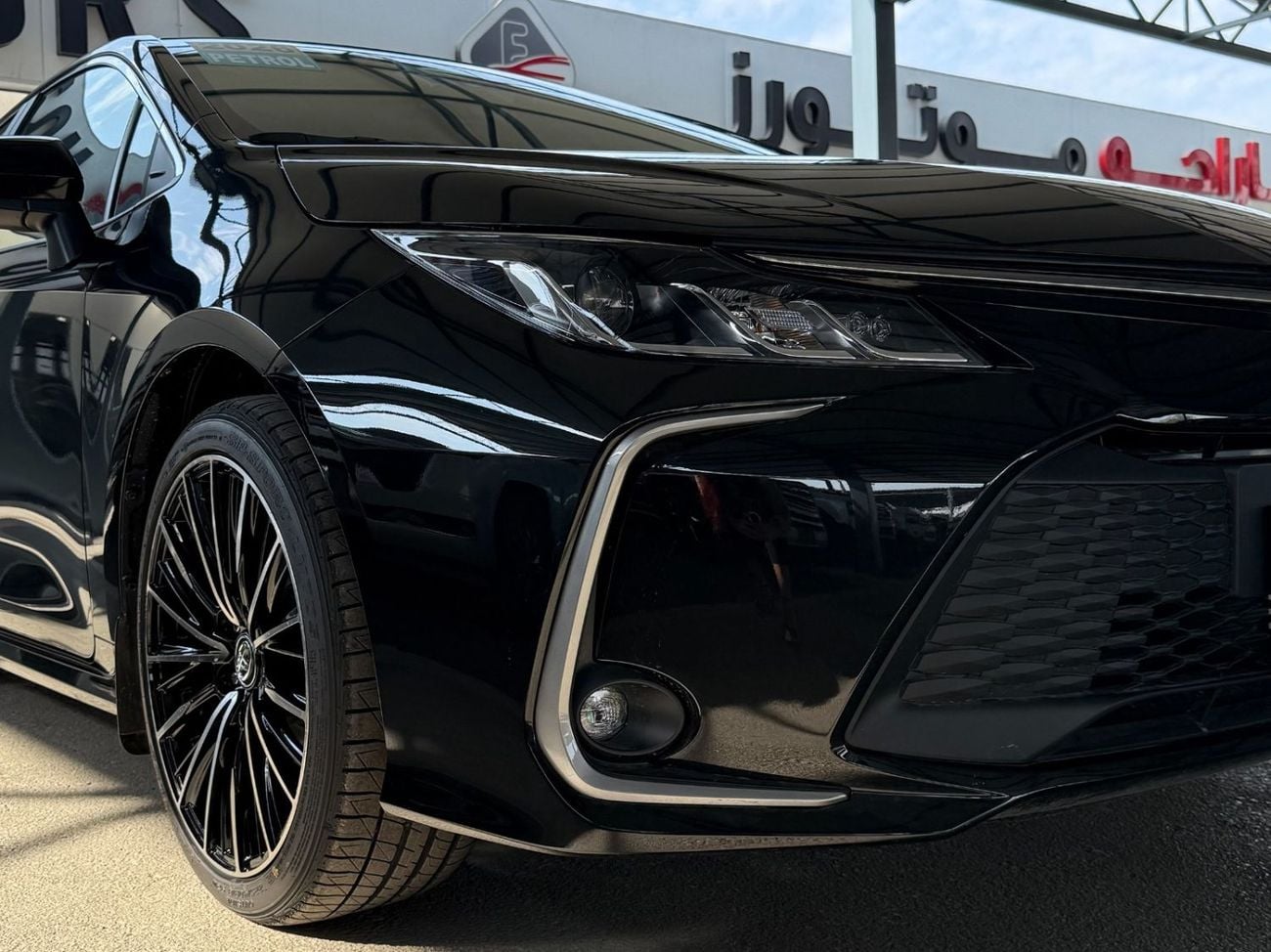 Toyota Corolla 1.8 LIMITED SUNROOF **EXPORT ONLY**التصدير فقط خارج الخليج**