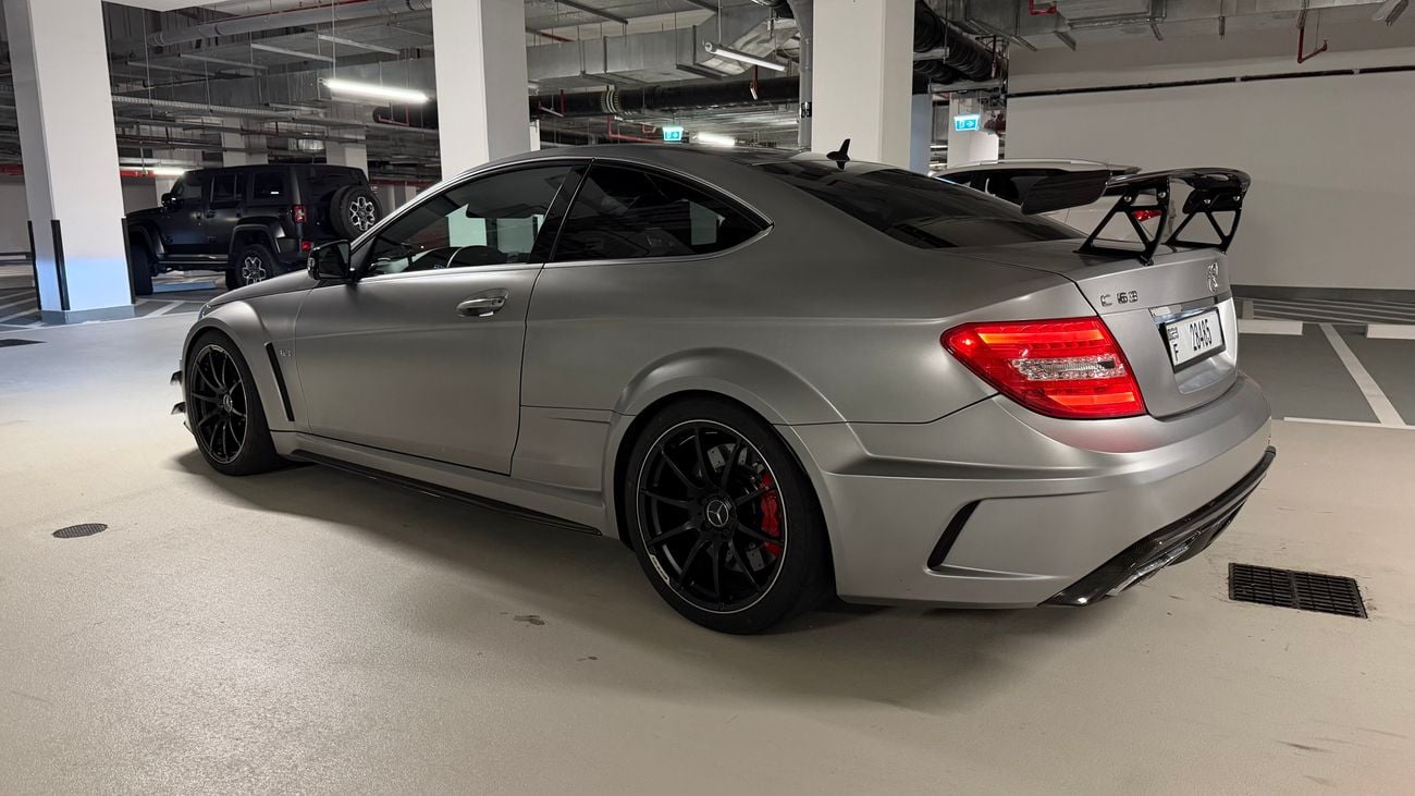 مرسيدس بنز C 63 AMG Black Series 6.2 517ps