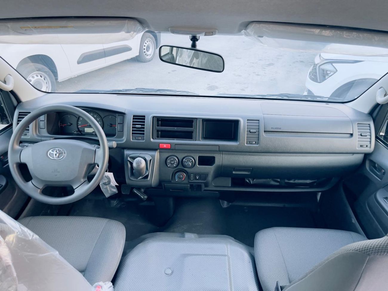 تويوتا هاياس toyota hiace hirgroof cargo glass van