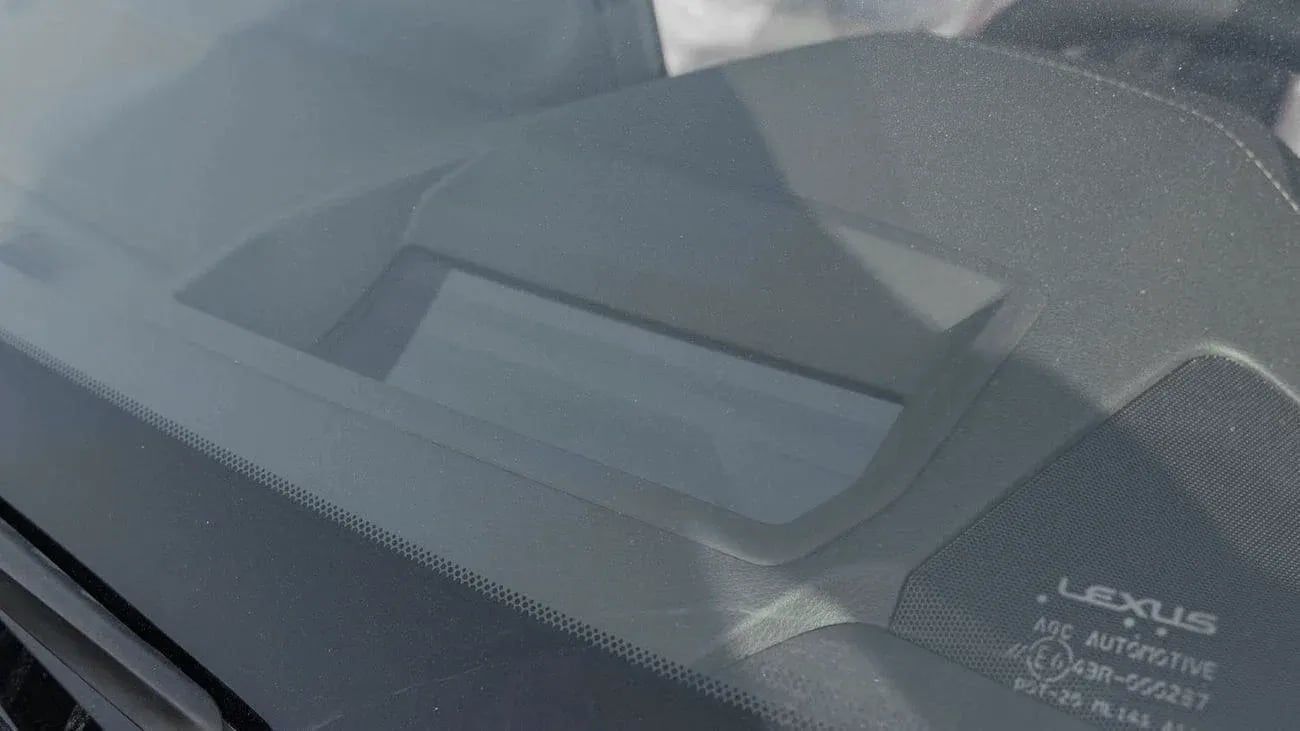 Lexus LX 600 2026 Lexus LX600 Signature 3.5L AT Petrol (Black-Red) Wood Accent