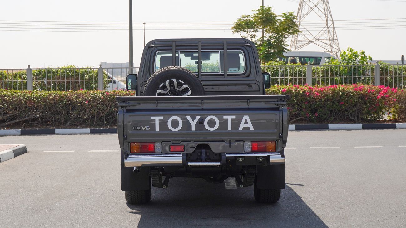 Toyota Land Cruiser Pick Up LX 4.0L V6 A/T