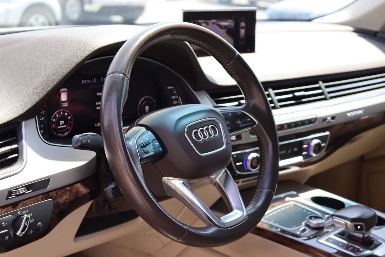 أودي Q7 45 TFSI quattro 3.0L Audi Q7 45 TFSI / 2016 / GCC / Free Accident / First Owner