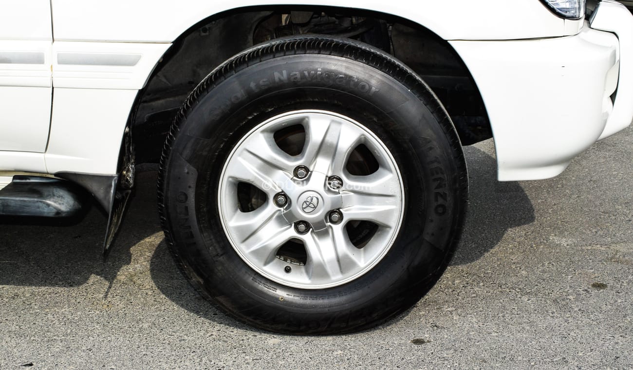 تويوتا لاند كروزر GXR V6