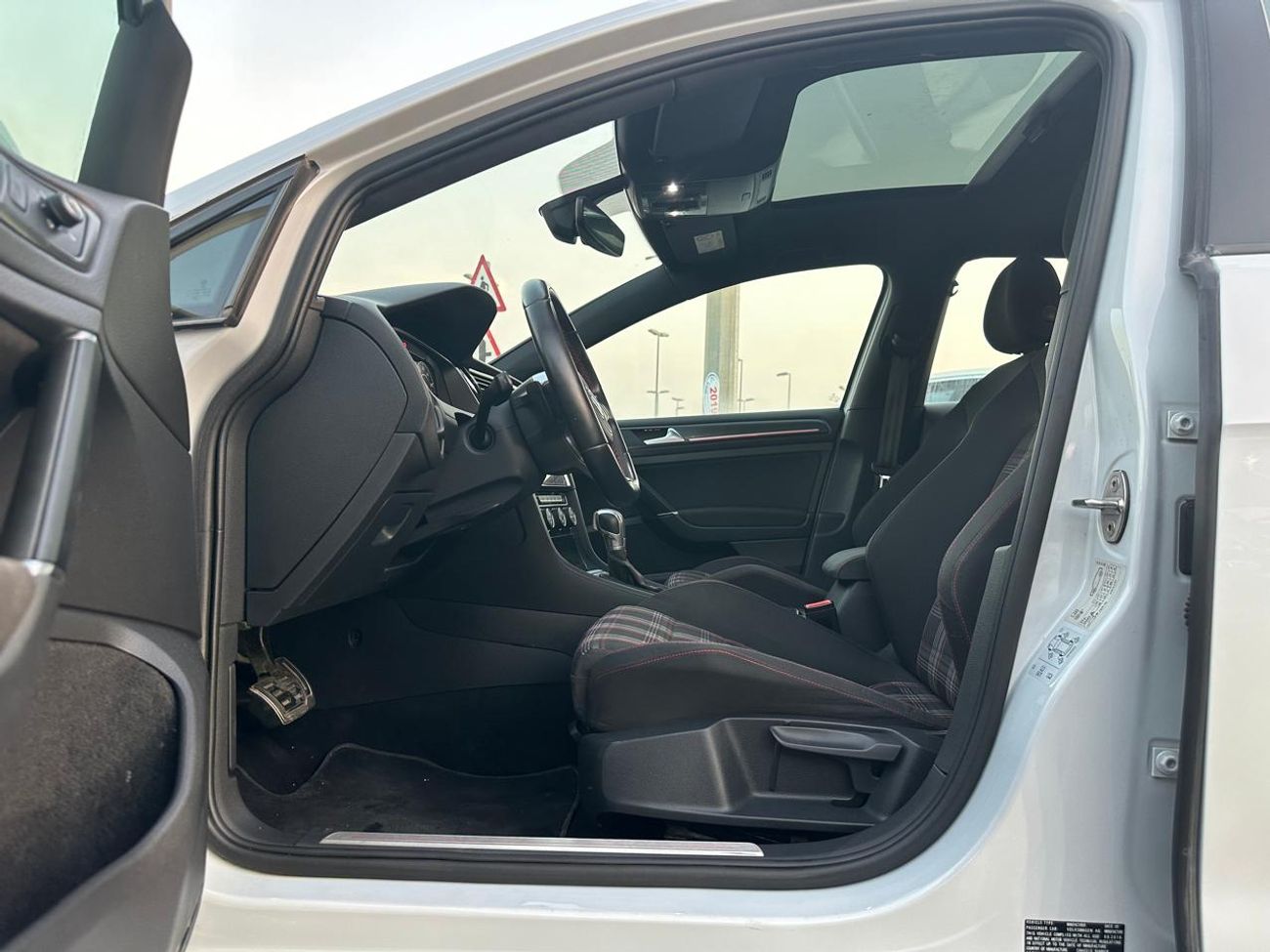 Volkswagen Golf GTI Volkswagen Golf GTI_Gcc_2019_Excellent_Condition _Full option