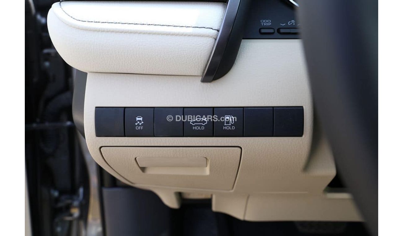 تويوتا كامري 2.5L GLE PET A/T - 23YM -  w/SUNRF - SIL_BEIG (EXPORT OFFER)