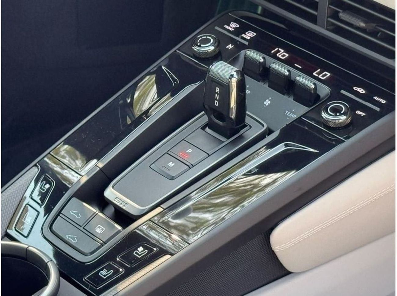 Porsche 911 BRAND NEW GCC SPEC UNDER WARRANTY