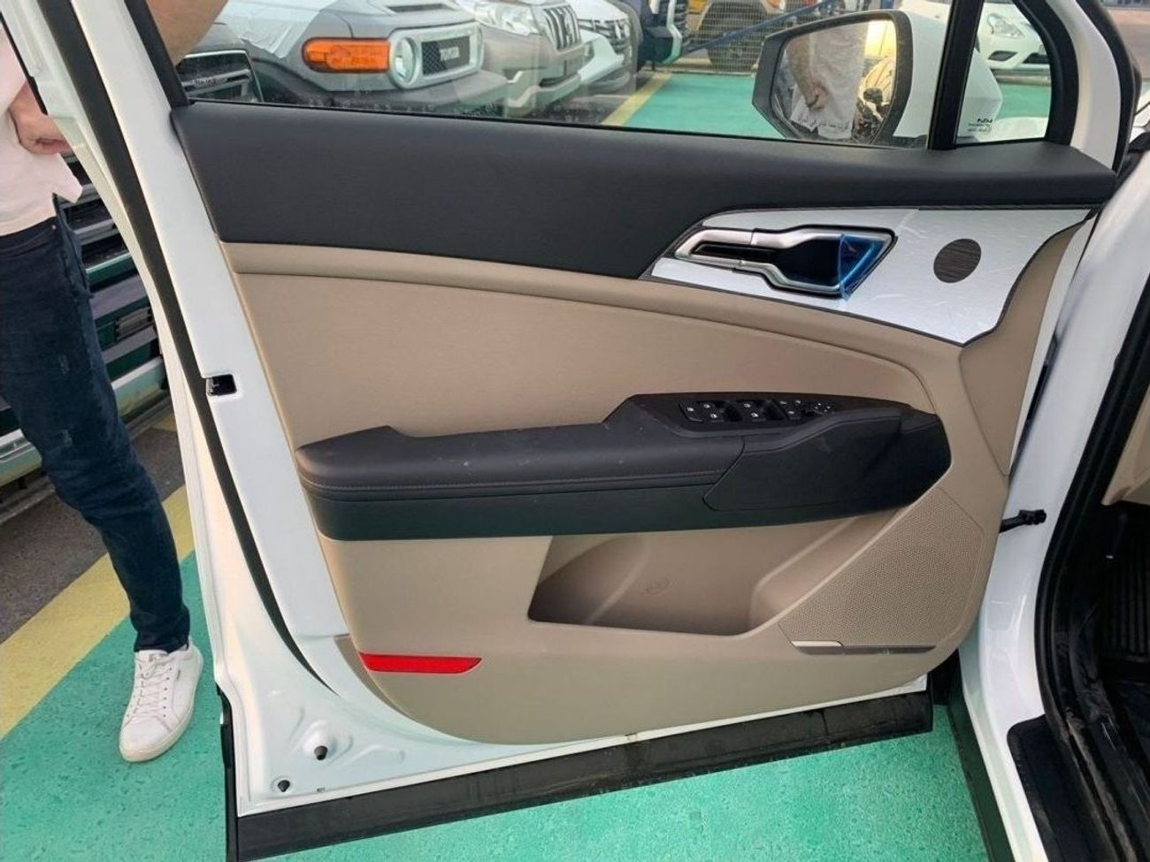 كيا سبورتيج 1.6L TURBO, SUV, 4X4, PETROL, PANORAMIC, GCC, 19' ALLOY WHEELS