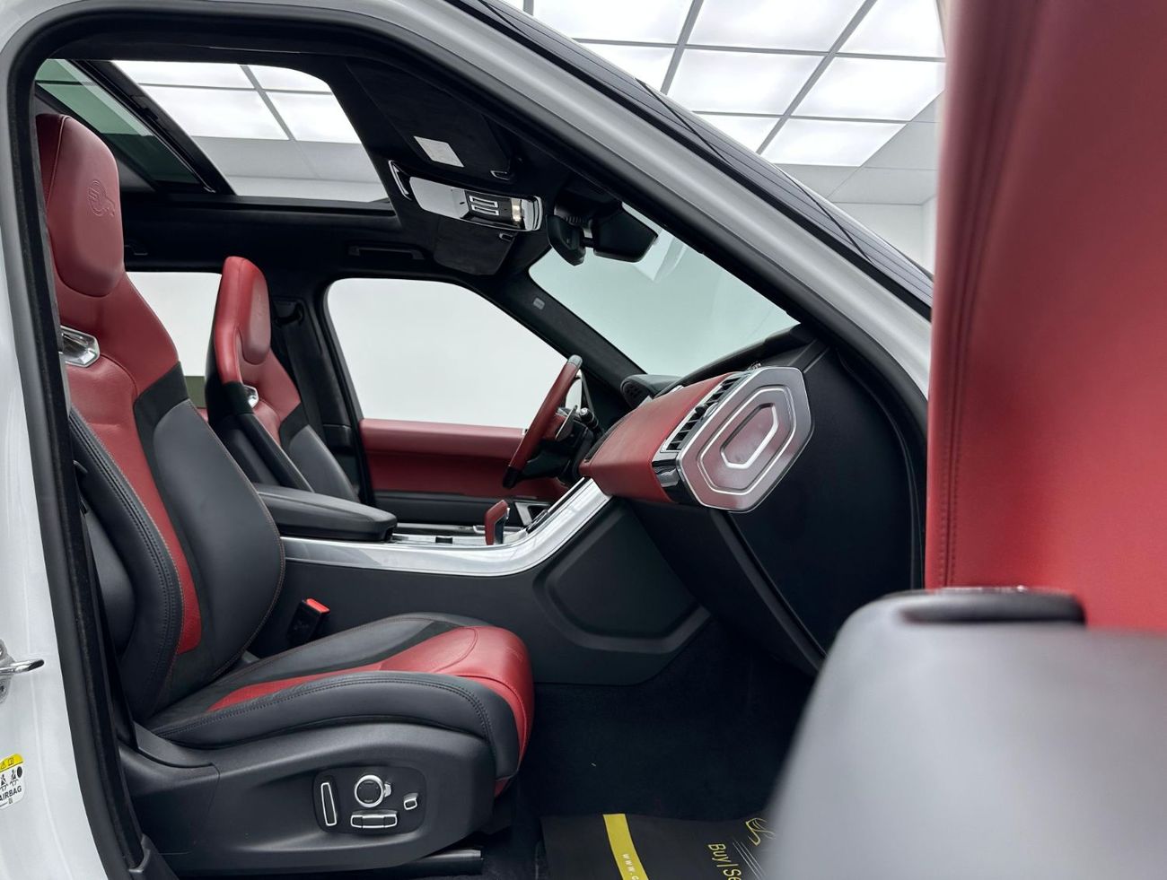 Land Rover Range Rover Sport SVR 5.0L (575 HP) 4WD 2022 Range Rover Sport SVR, 2027 Range Rover Warranty + Service Pack, Fully Lo