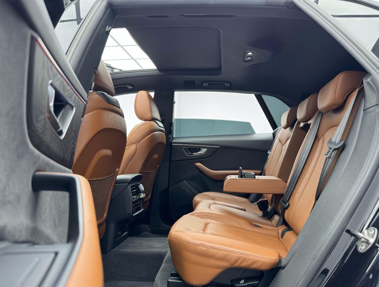 Audi Q8 55 TFSI quattro S Line 3.0L 2021 Audi Q8 S-Line 55TFSI Quattro, 2025 Warranty, 2027 Service Pack, AB