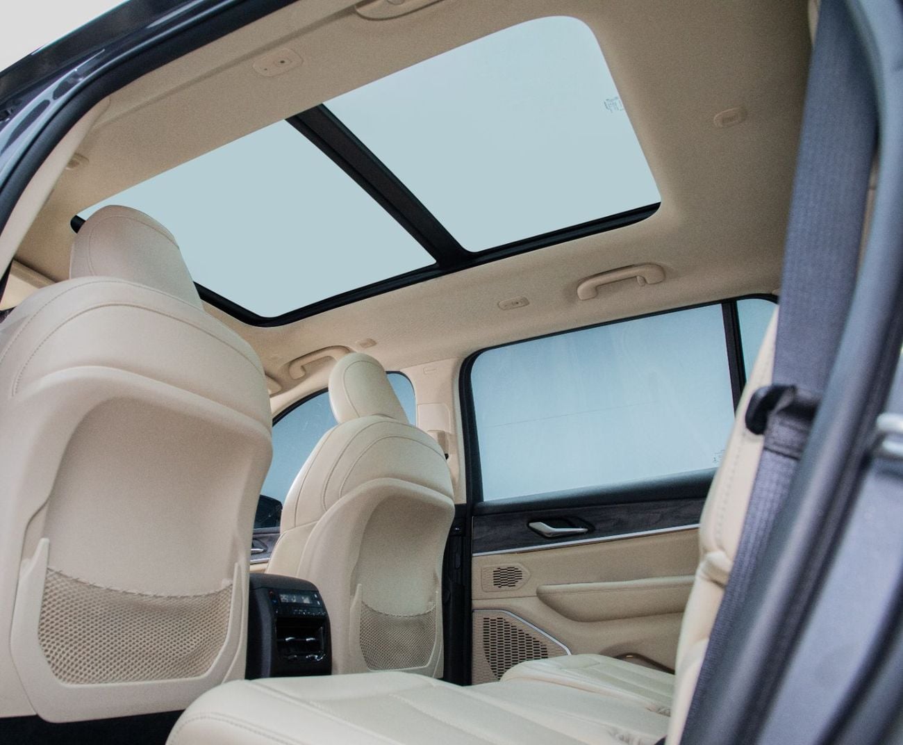 جيب جراند شيروكي Limited 3.6L