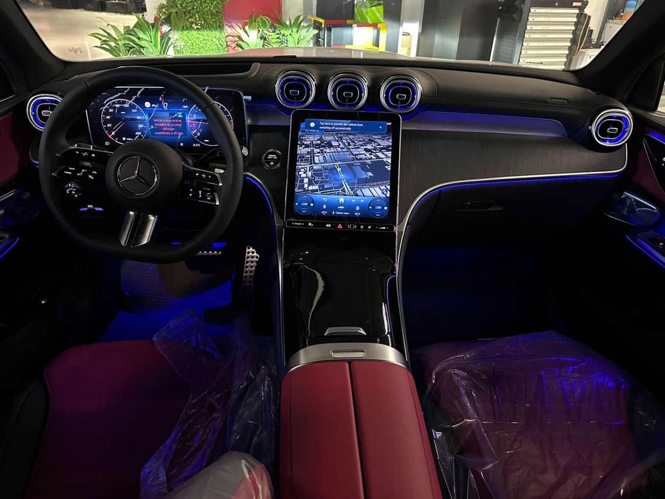 Mercedes-Benz GLC Coupe 200 4MATIC 2025 GLC200 COUPE AMG / PREMIUM PLUS / GCC