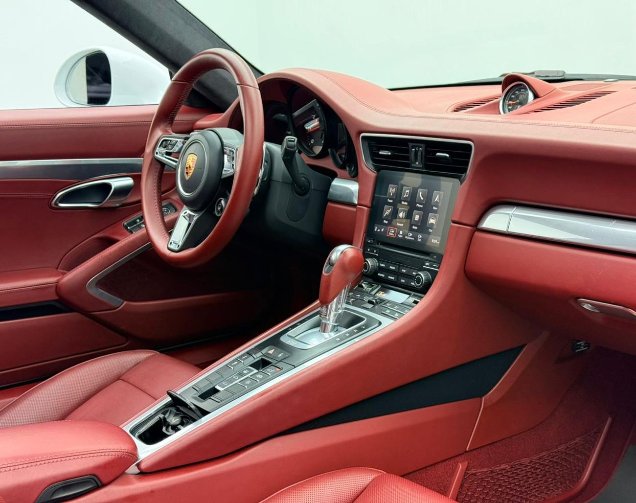بورش 911 CARRERA بورش 911 كاريرا 2019، ضمان، سجل صيانة كامل لدى بورش، باقة سبورت كرونو، خليجية
