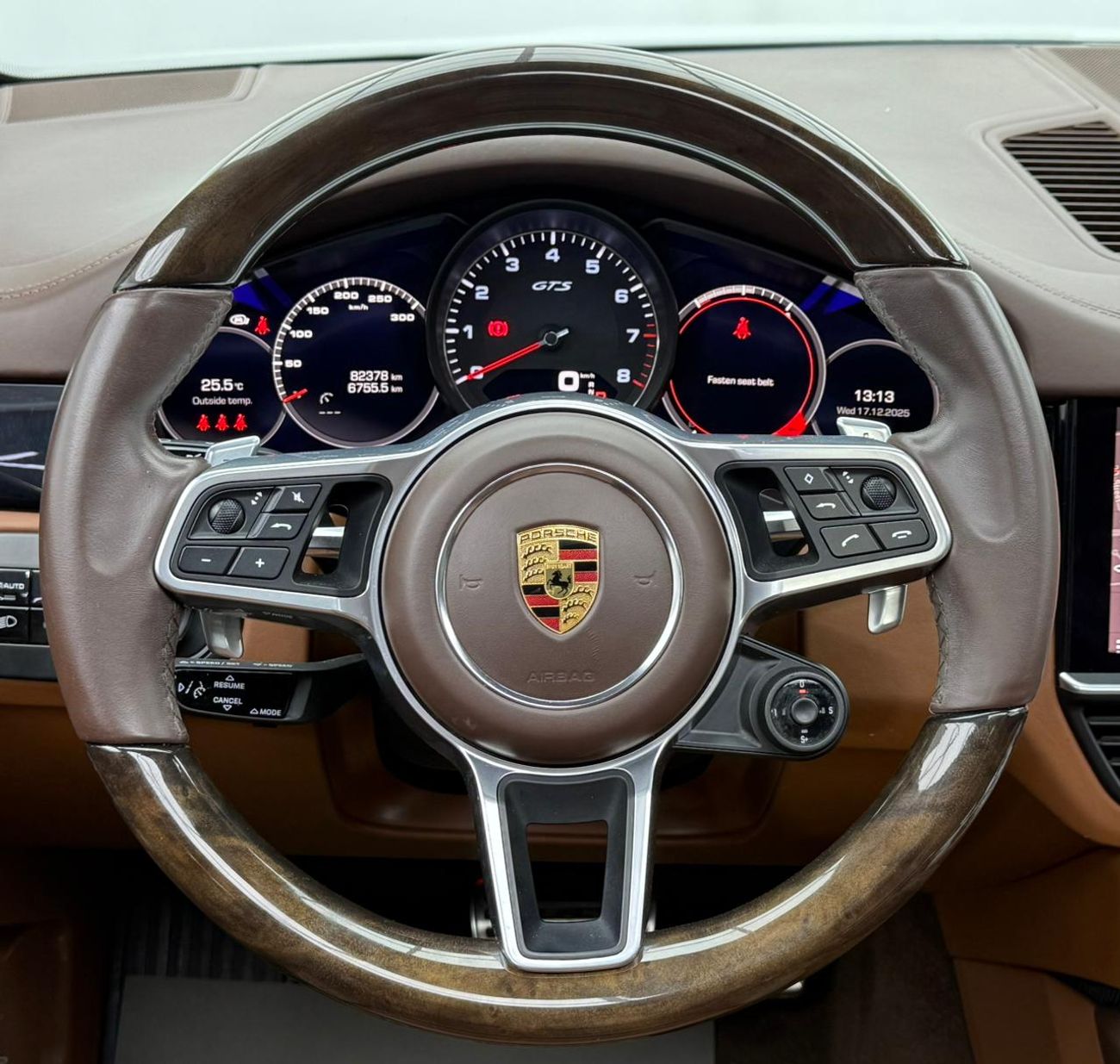 بورش كايان GTS 2021 Porsche Cayenne GTS, 4.0L Twin-Turbo V8, AWD, 460 HP / 620 Nm, 8-Speed Tiptronic S AED 289,