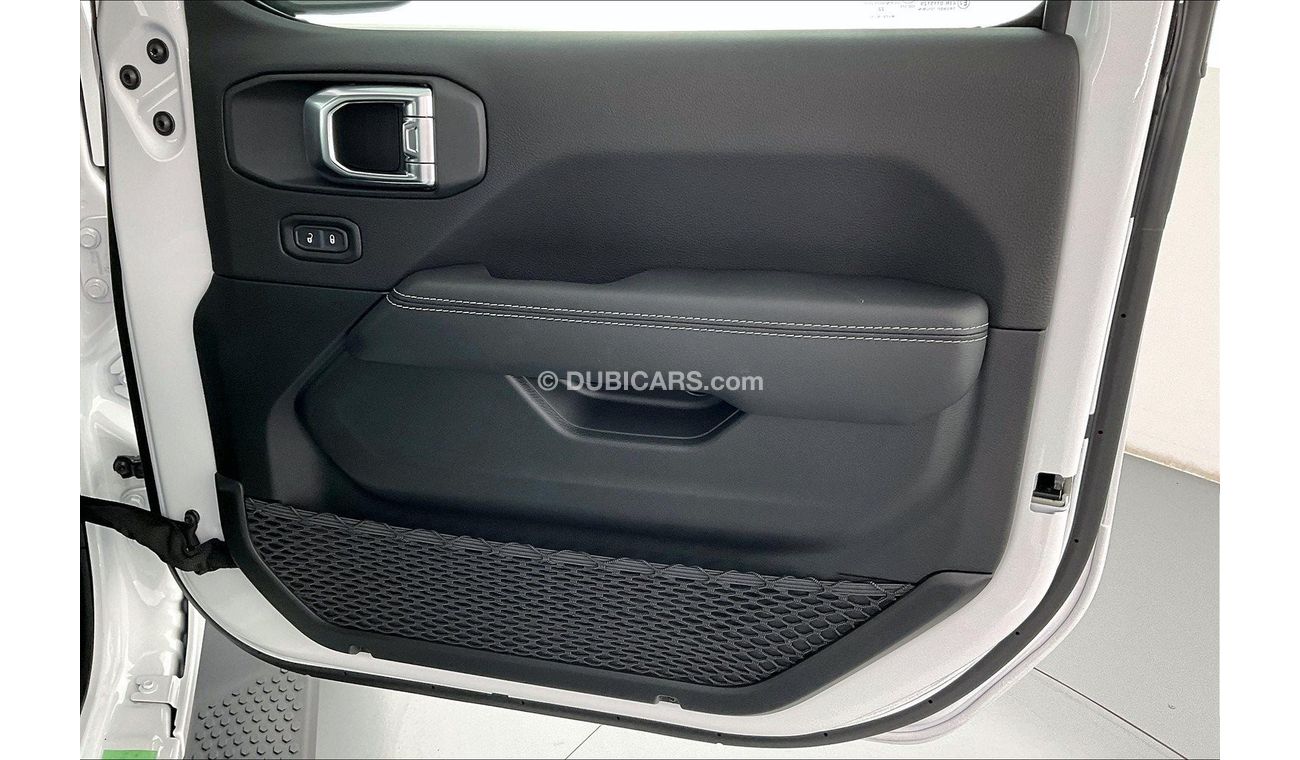 Jeep Wrangler Sahara Plus Unlimited | 1 year free warranty | 0 down payment | 7 day return policy