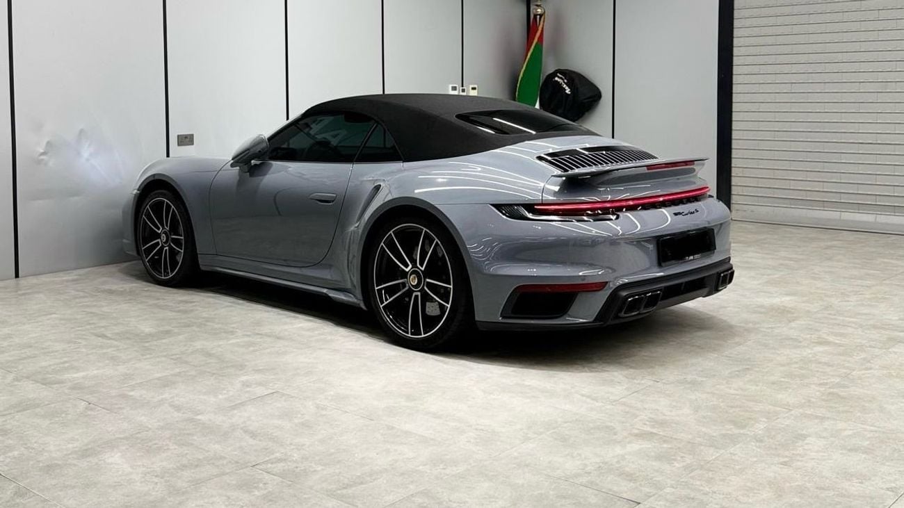 بورش 911 Turbo S 3.8L (640 HP) Convertible