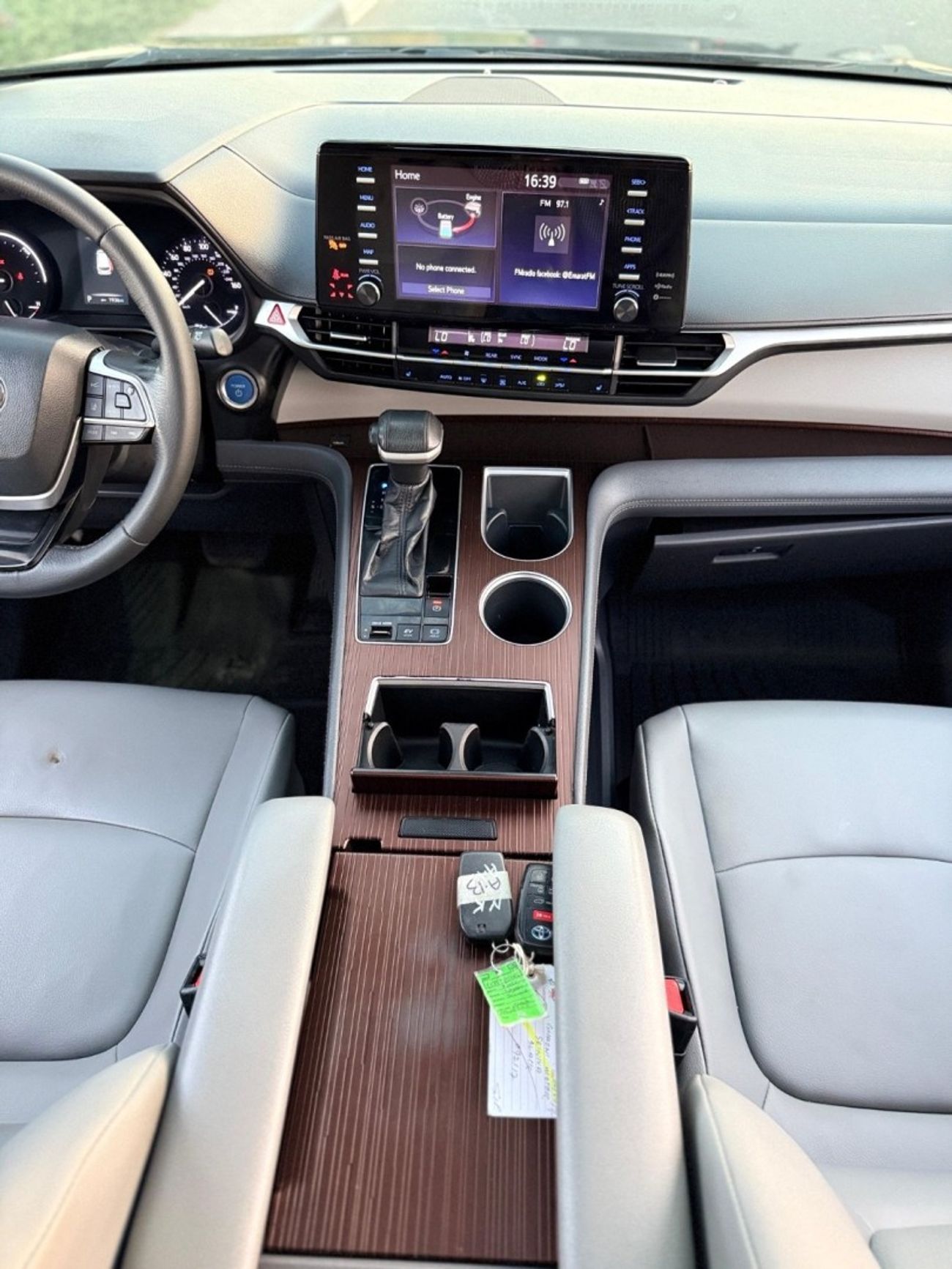 Toyota Sienna XLE Hybrid 2.5