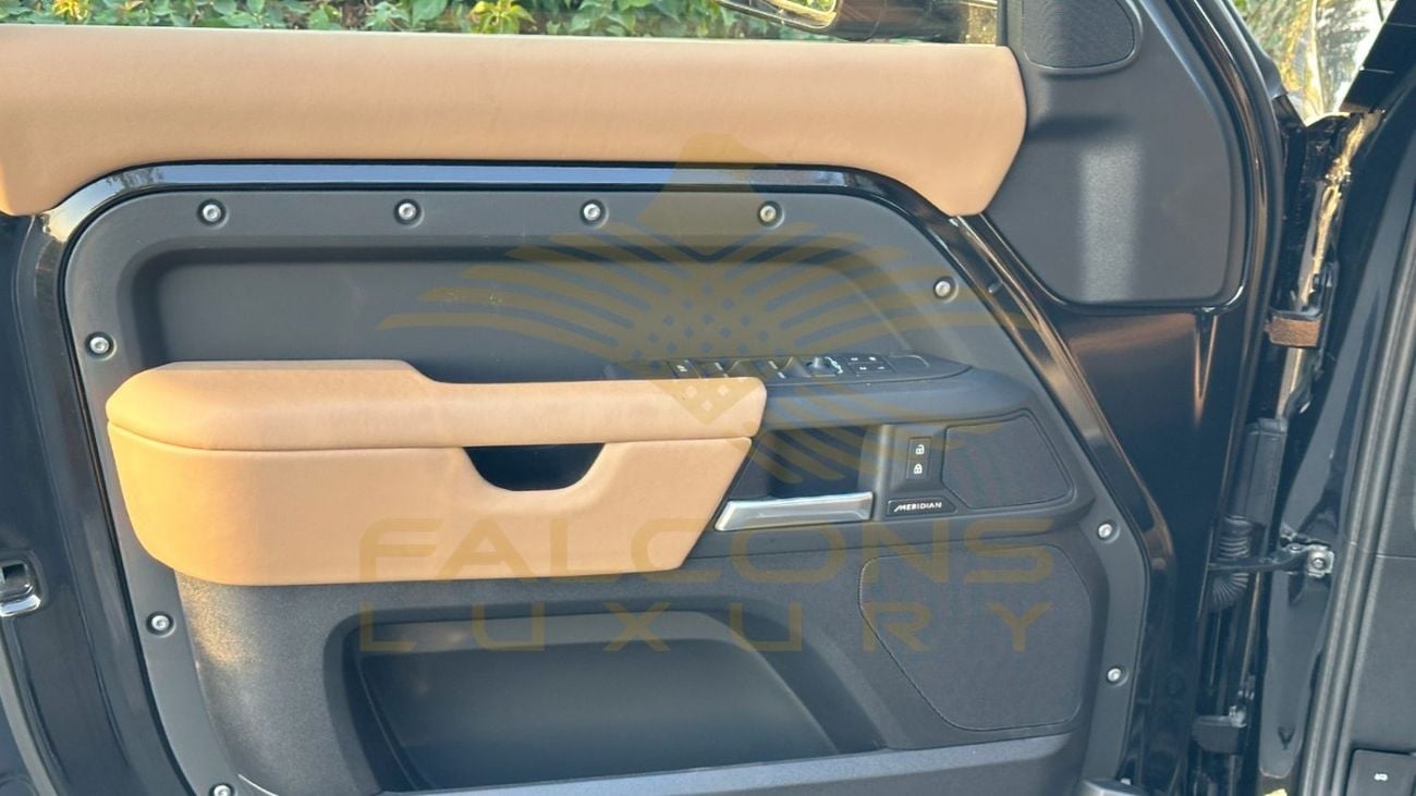 Land Rover Defender 110 HSE P400 3.0L GCC DEALER WARRANTY 5 YEARS