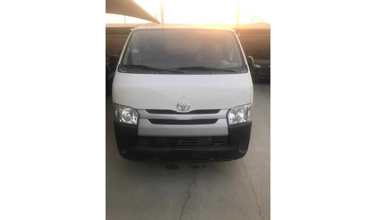 تويوتا هاياس Toyota Hiace MID RANGE