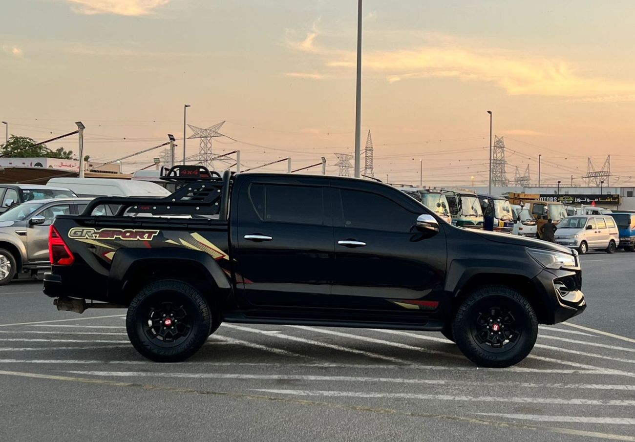 Toyota Hilux 2021 Toyota Hilux GR Sport Black Edition - Trunk Cover -  2.7L V4 - GCC - AWD 4x4 - Rear Camera - Le