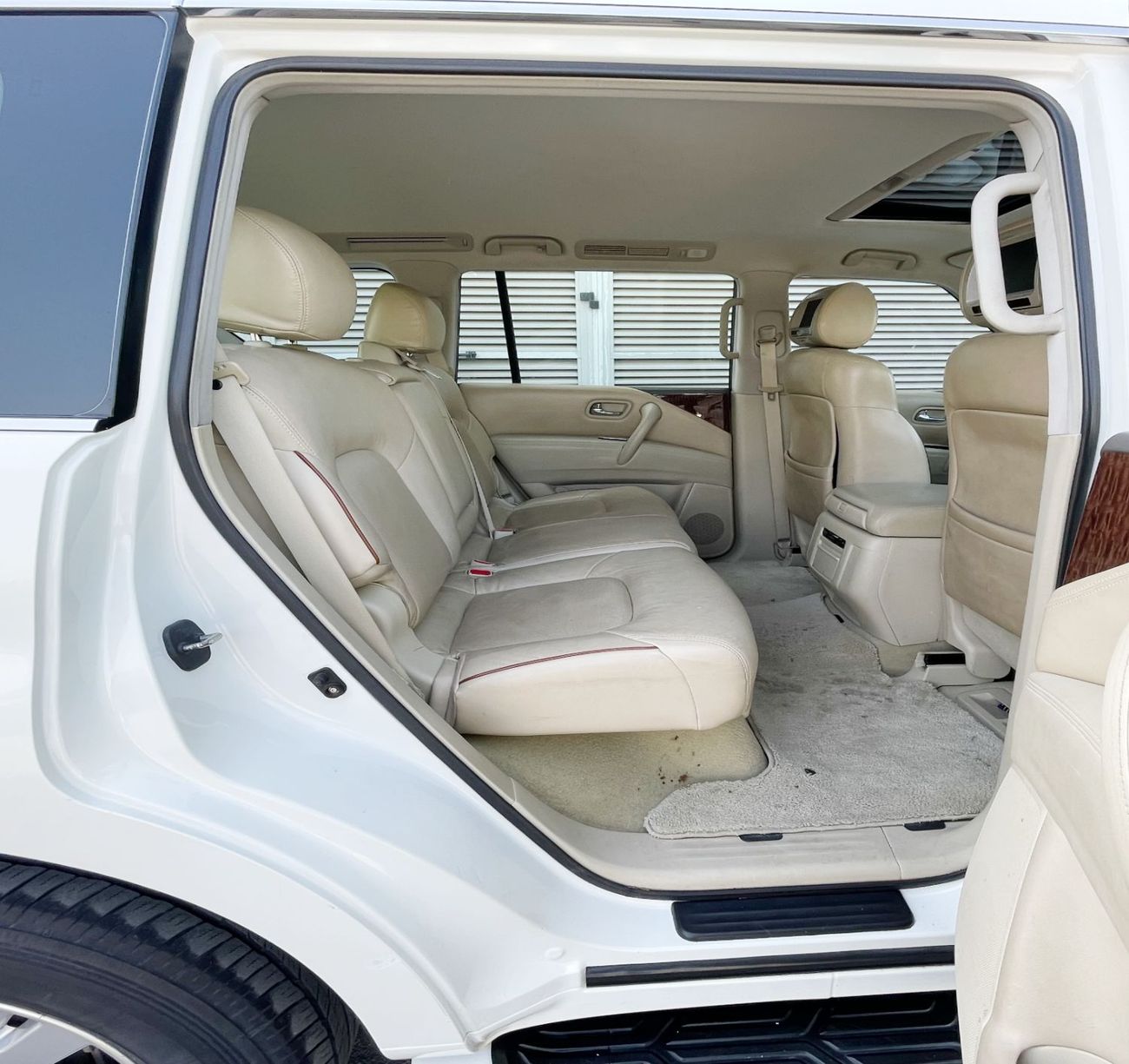 Nissan Patrol SE T1 5.6L AW Rostamani