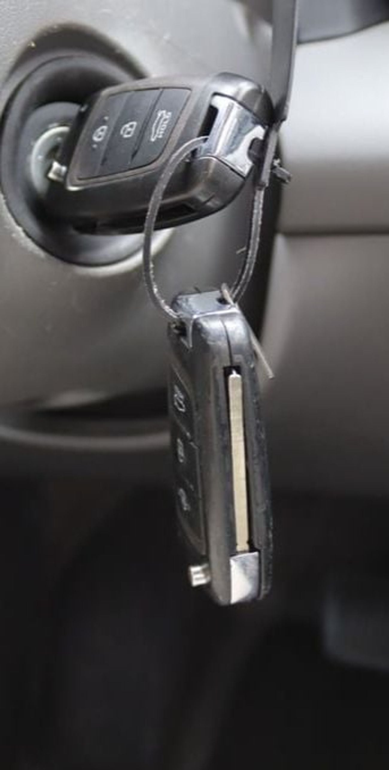 هيونداي إلانترا هيونداى إلنترا 2023 - خليجى - بدون حوادث - محرك 1.6- ممشى قليل - حاله ممتازه من الداخل والخارج