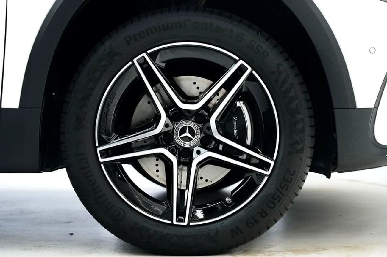 مرسيدس بنز GLB Summer Offer | 200 SUV | GCC 0km | Agency Warrany