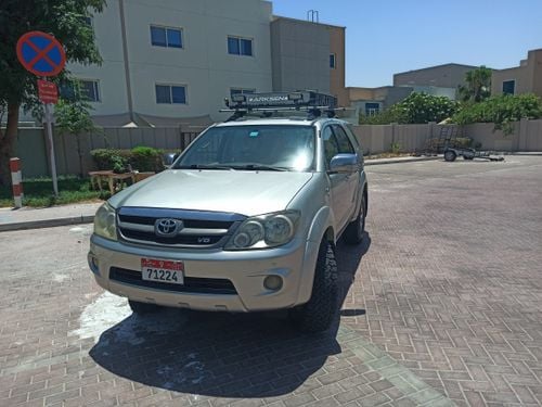 Toyota Fortuner SR5