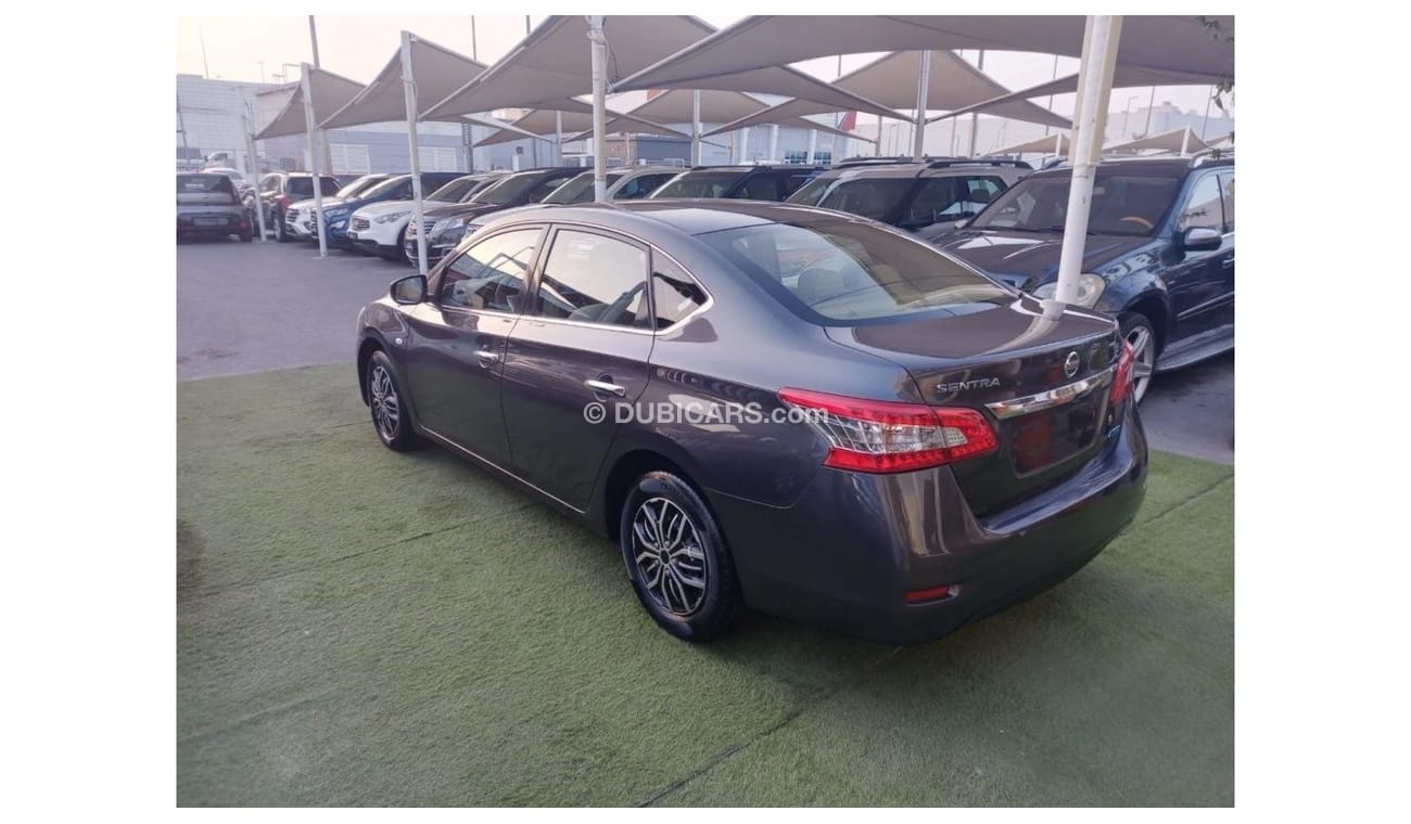 نيسان سنترا 1600 سى سى موديل 2016 خليجى لون رمادى بدون حوادث بحالة ممتازة لاتحتاج لأى مصاريف .