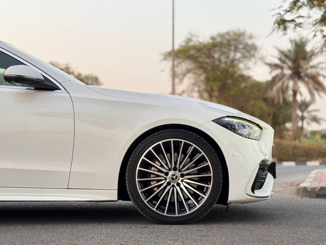 مرسيدس بنز C 200 Premium 2.0L