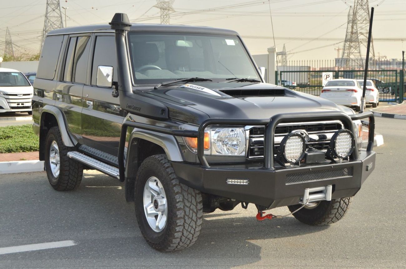 Toyota Land Cruiser Pick Up Diesel 4.5 Liter Right Hand Drive 5 Doors Manual Gear