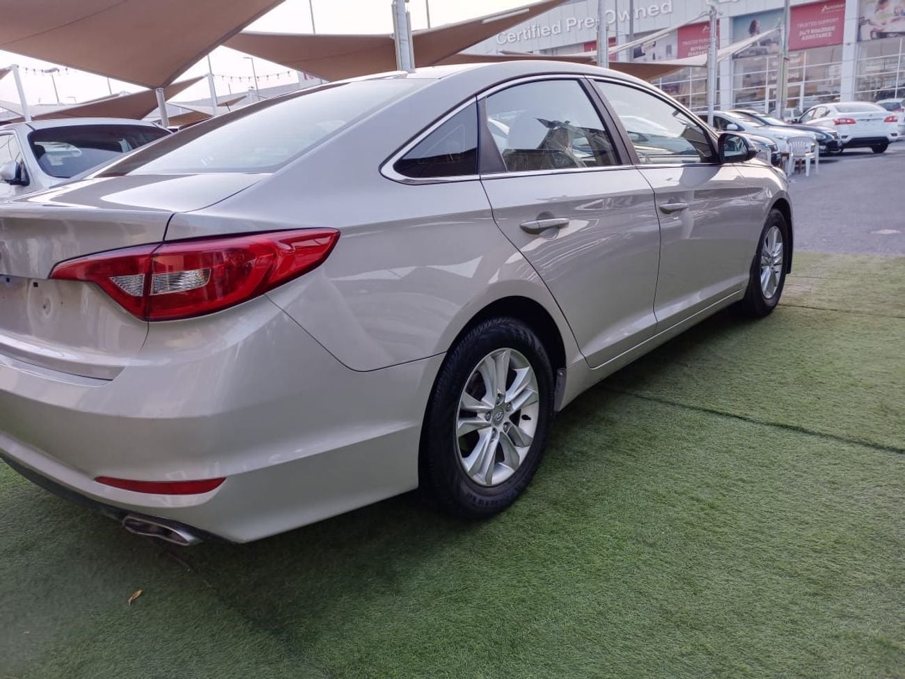 Hyundai Sonata SE 2.4L