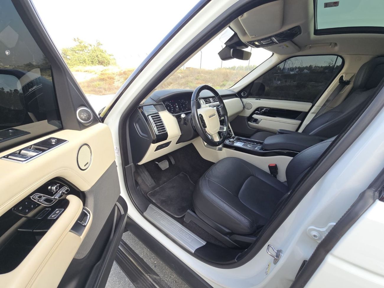 Land Rover Range Rover Supercharged 5.0L VOGUE SUPERCHARGED 2018 GCC ORGINAL PAINT // FULL OPITION // PERFECT CONDITION