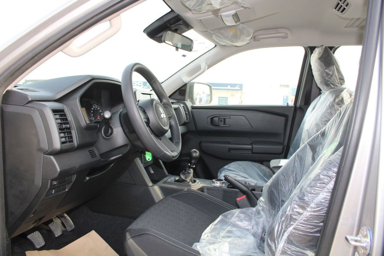 Mitsubishi L200 MITISUBISHI L200 2.4L DIESEL DOUBLE CAB 4WD GLS MANUAL