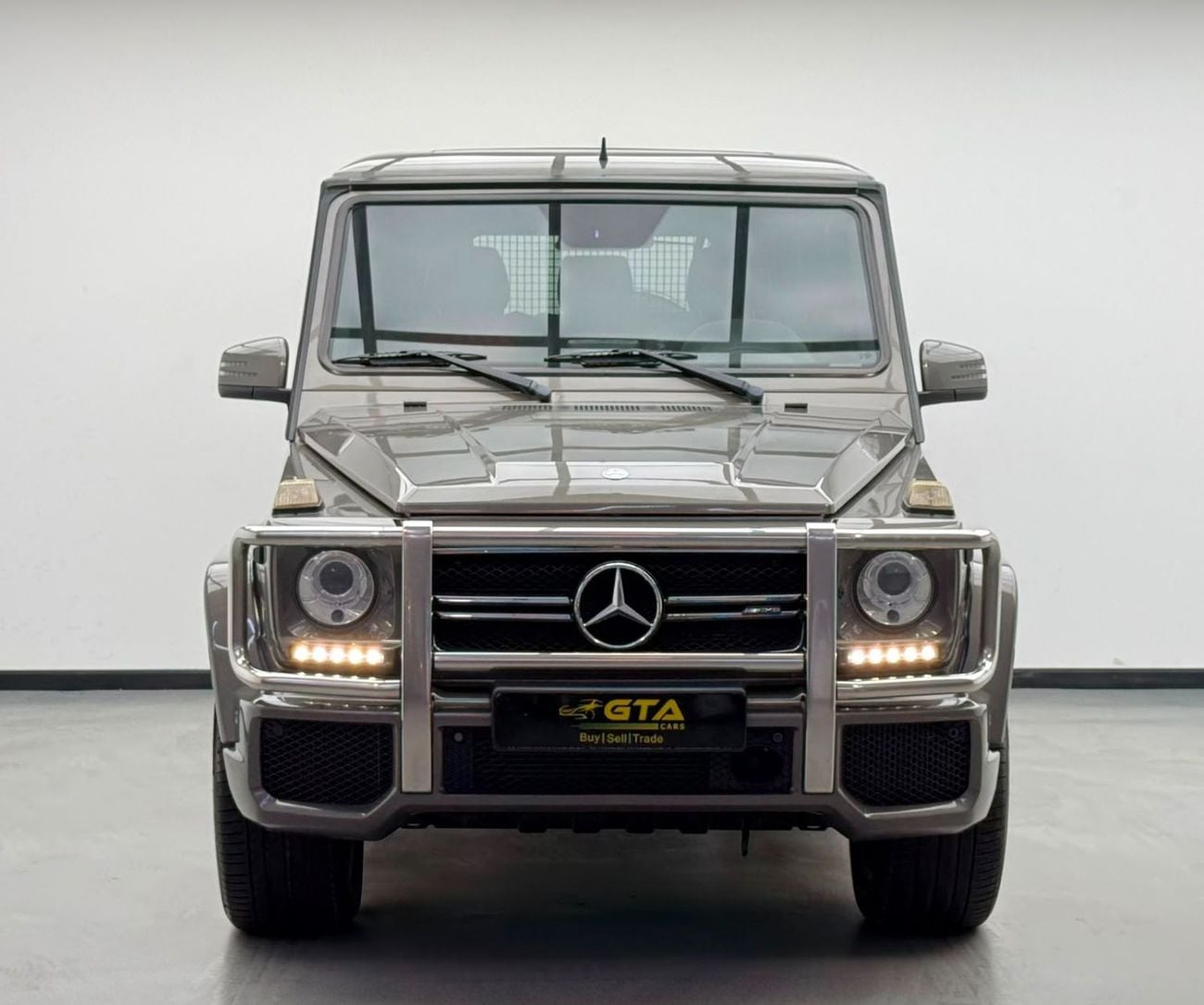 Mercedes Benz G63 AMG STD 2015 Mercedes G63 AMG, Full Service History, Carbon Fiber Interior, Excellent Condition, GCC