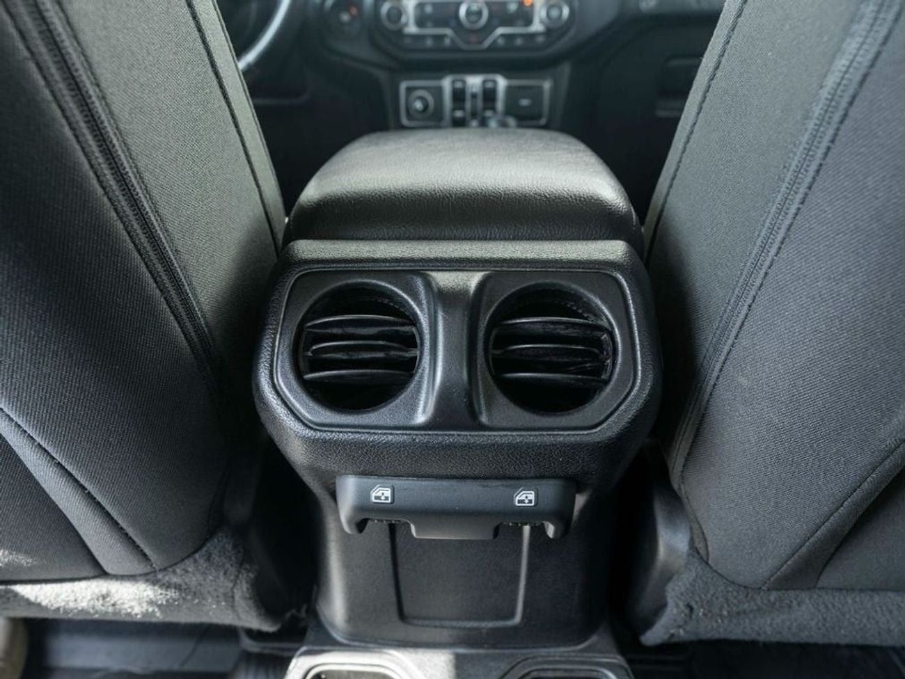 جيب رانجلر AED 2,202 PM • WRANGLER UNLIMITED SPORT • ONLY 61,000 KMS • PRISTINE CONDITION