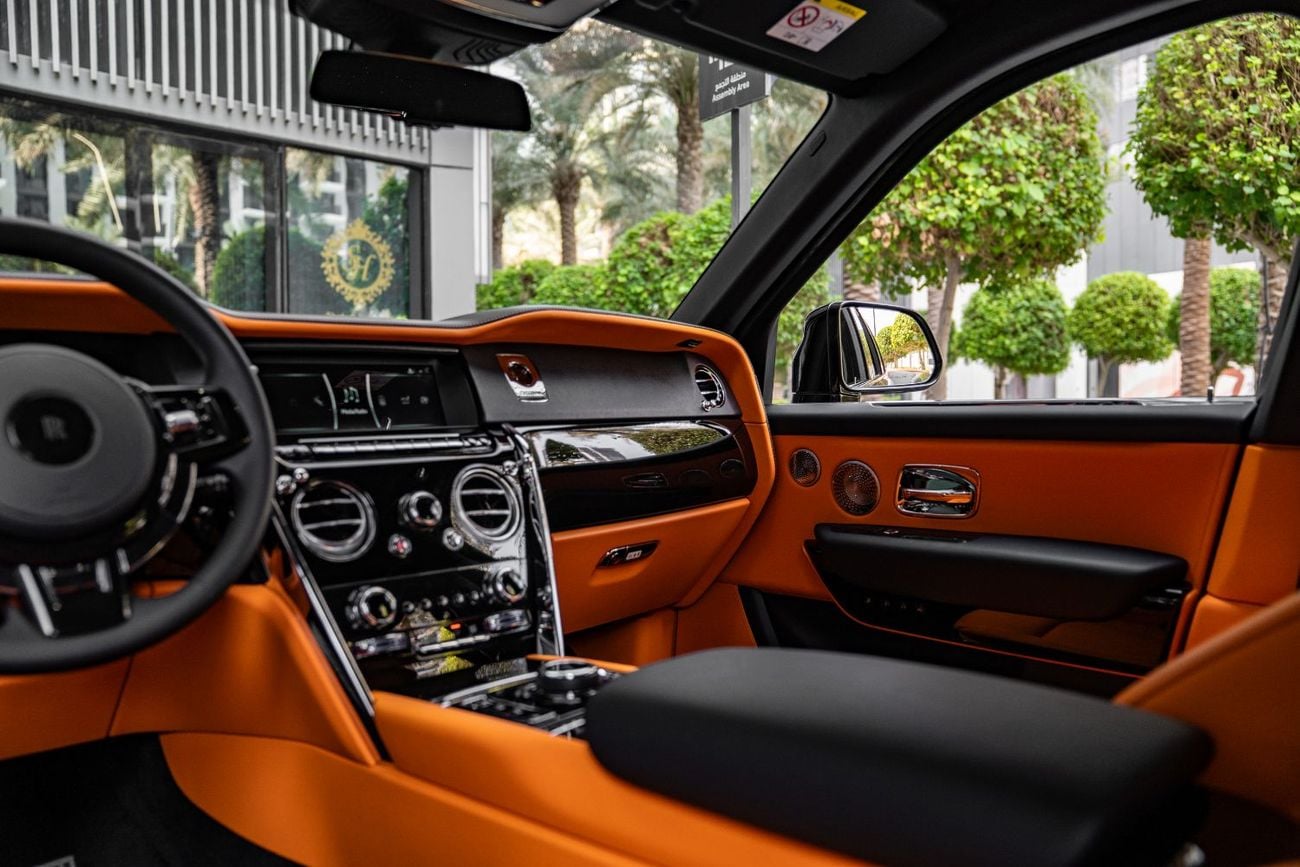 Rolls Royce Cullinan BLACK BADGE Fully loaded 2keys Original paint No Accident Under Warranty and Service Contract